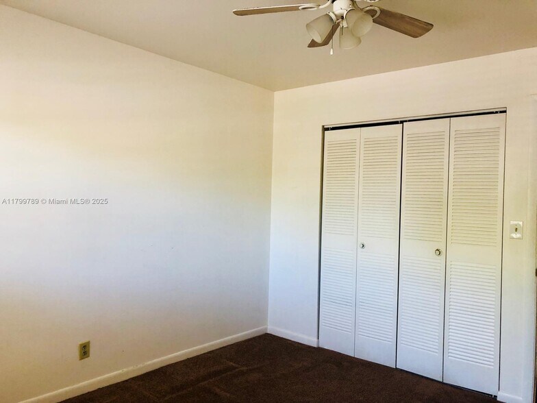 Building Photo - 1805 SW 81st Ter