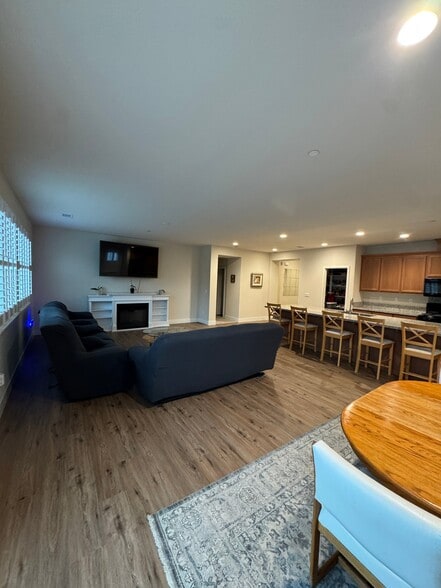 Building Photo - 5494 Monte Vista Wy