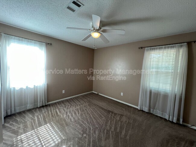 Building Photo - 3227 Fresno Ave