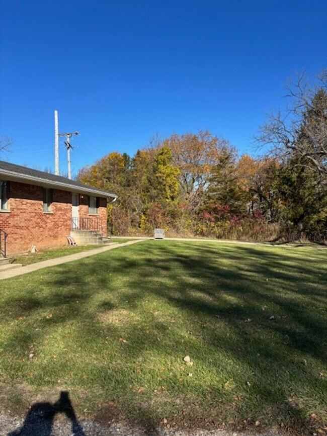 Building Photo - SEYM