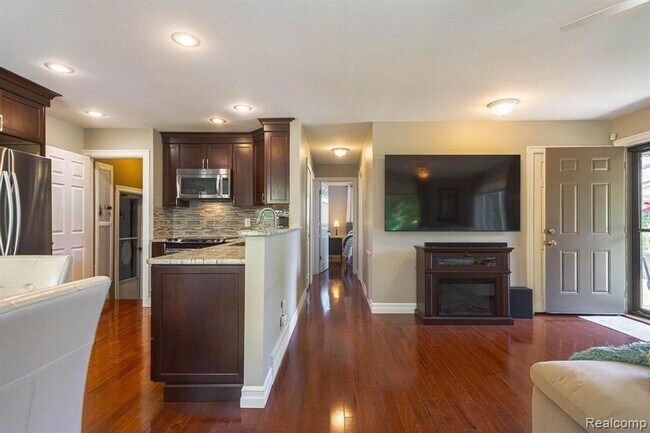 Building Photo - 1931 Allenway Ct