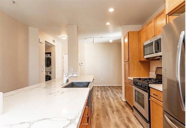 Building Photo - 6001 Crescent Prk E