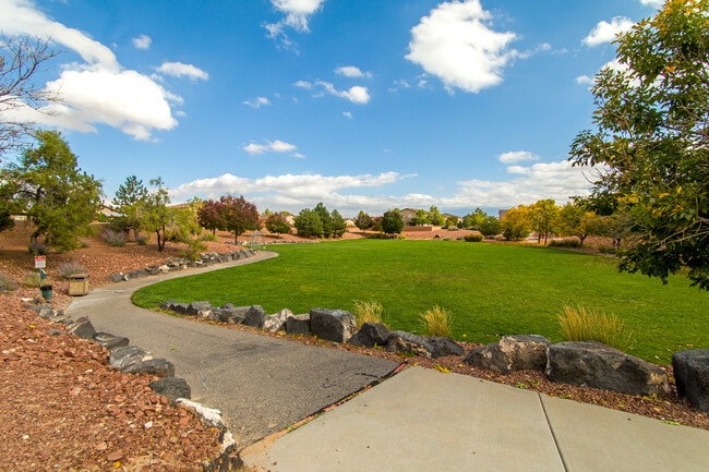 Building Photo - 9005 Rio Galisteo Pl NW