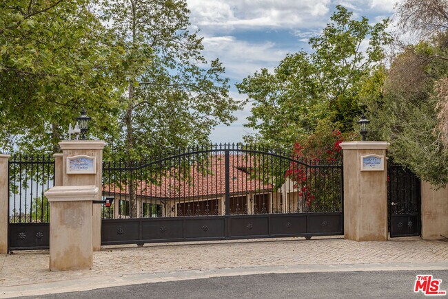 Building Photo - 3775 Puerco Canyon Rd