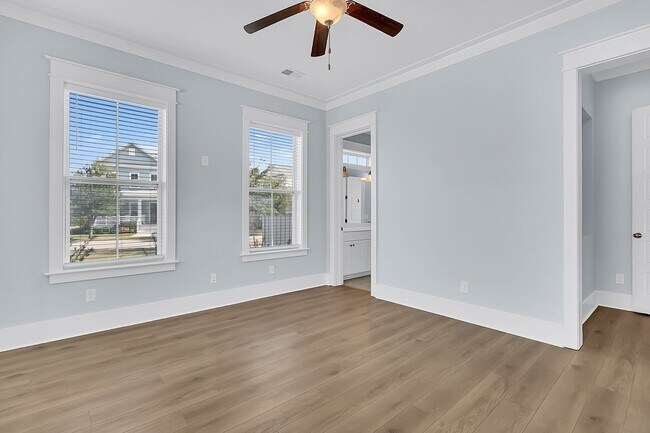Building Photo - Gorgeous Carolina Park Home on a Corner Lot