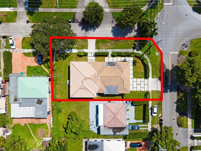 Building Photo - 580 Lee Dr