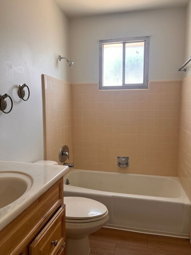 Building Photo - AWESOME TEMPE HOME!!