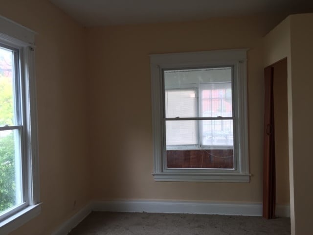 Building Photo - HUGE SINGLE FAMILY FOR RENT !!