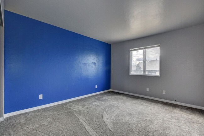 Building Photo - 6120 Antelope Villas Cir