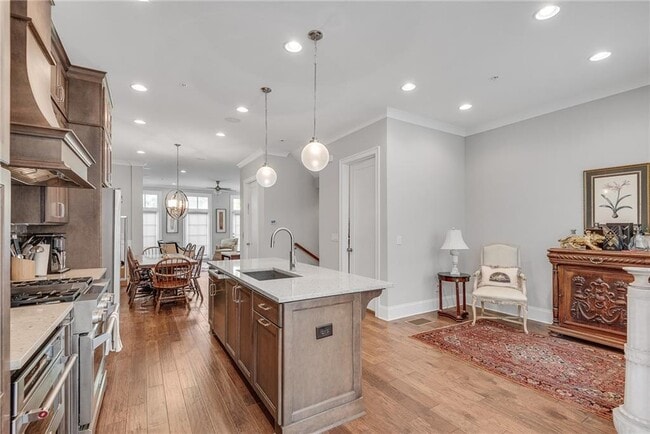 Building Photo - 345 Glen Iris Dr NE