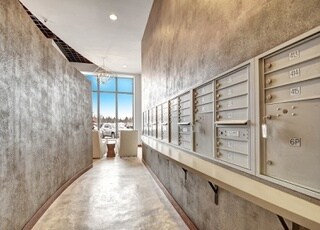 Building Photo - 450 Village Center Dr