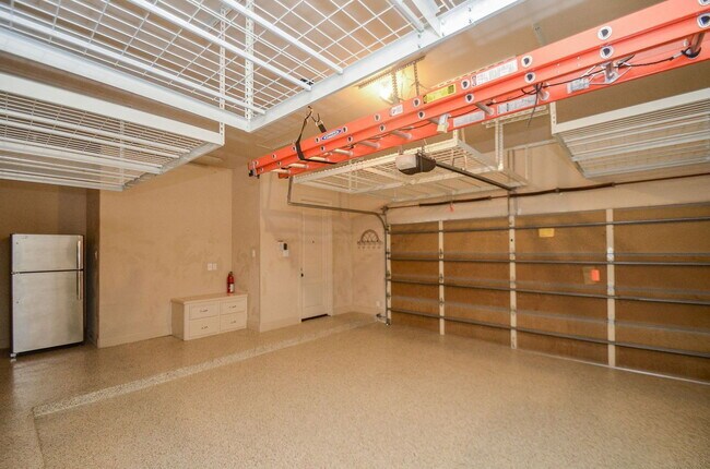Building Photo - 42 N Knights Crossing Dr