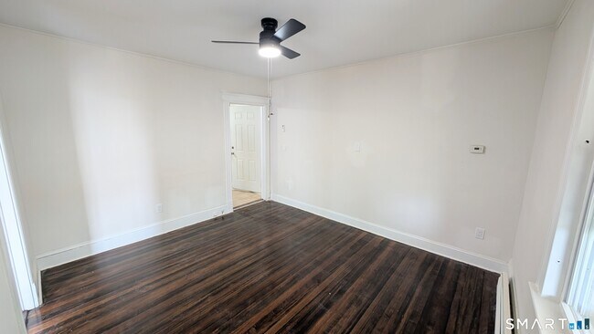 Building Photo - 15 June St