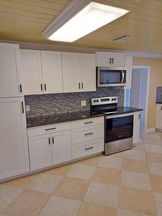 Building Photo - 344 Vesta Cir