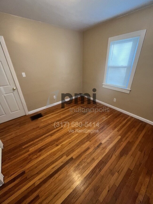 Building Photo - 1425 W Washington St