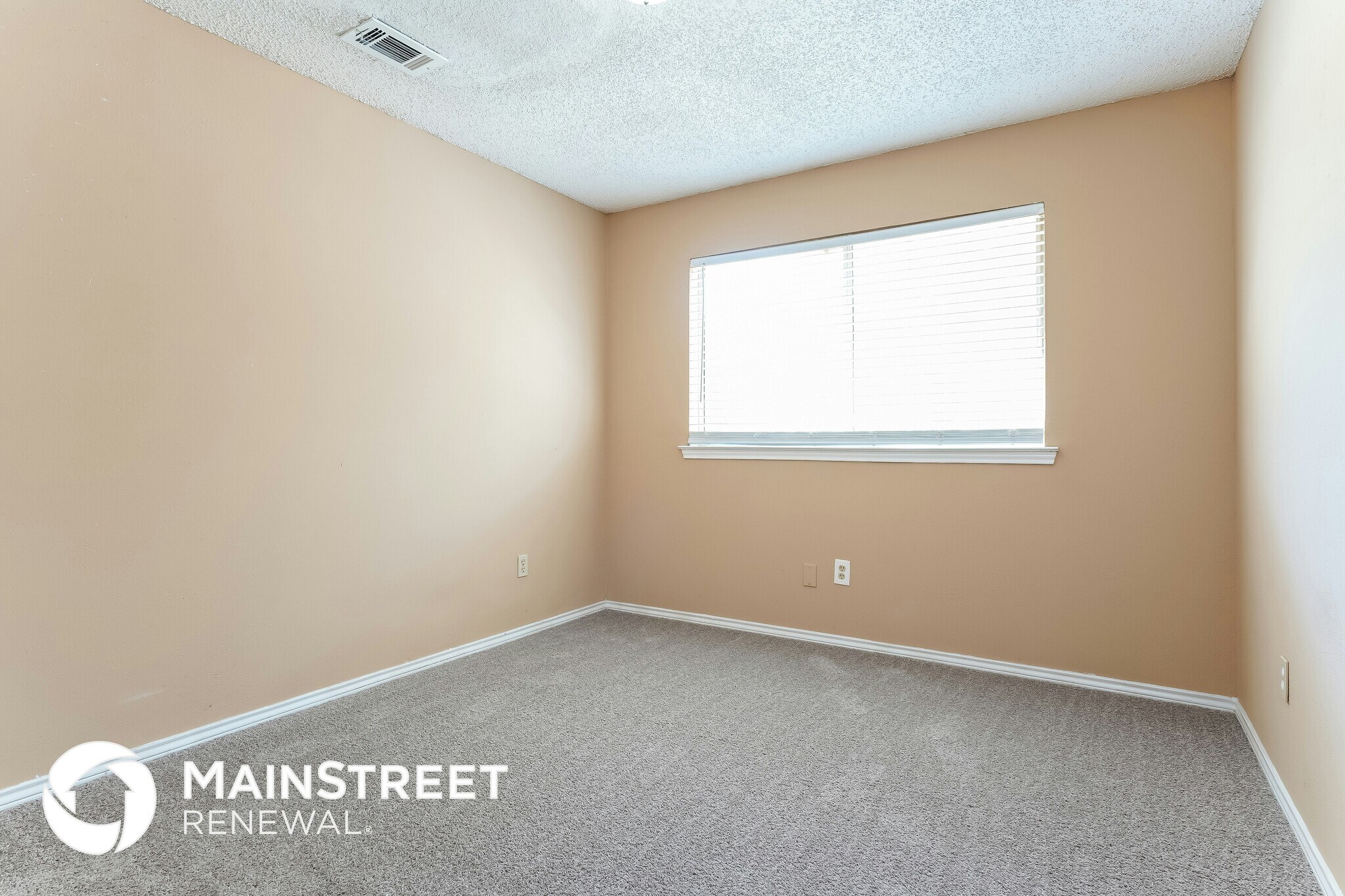 Building Photo - 909 Eagle Dr