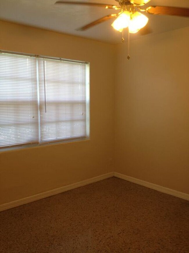 Building Photo - 5116-5118 Canal Rd