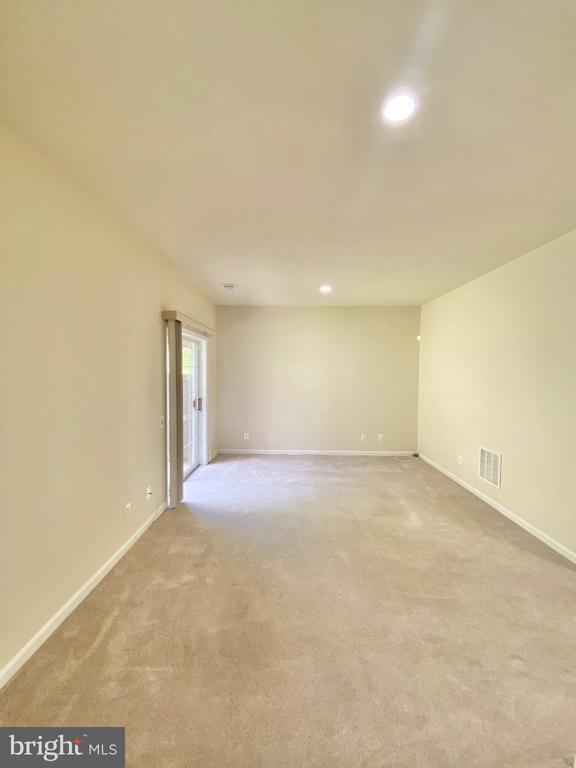 Building Photo - 81 Arell Ct