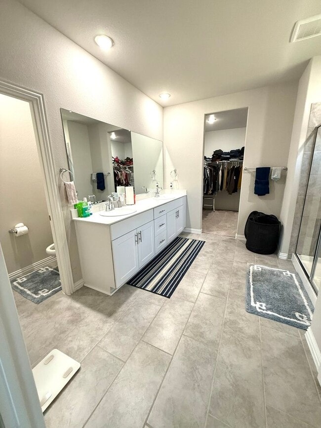 Building Photo - Spacious 4BR4B with Flex Room & OverSized Patio in Aubrey ArrowBrooke