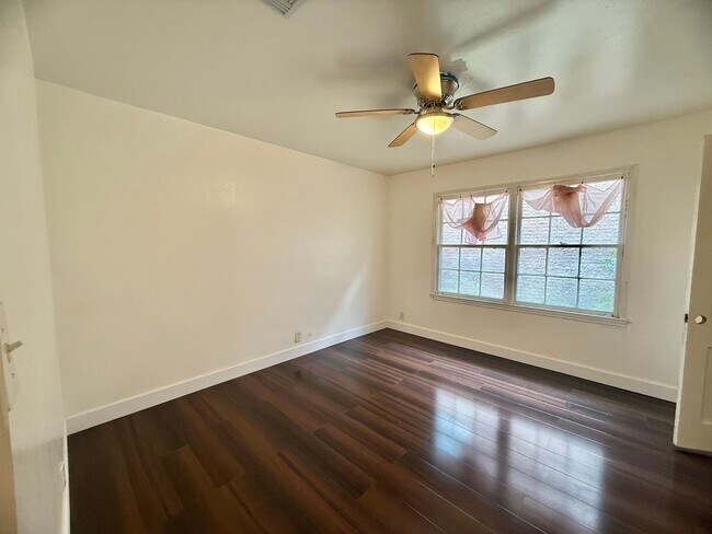 Building Photo - 3527 Rosedale St