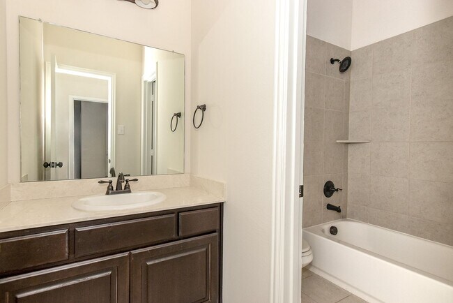 Building Photo - 6819 Jade Dr
