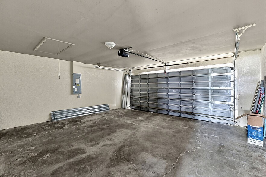 Building Photo - 4214 22nd St SW