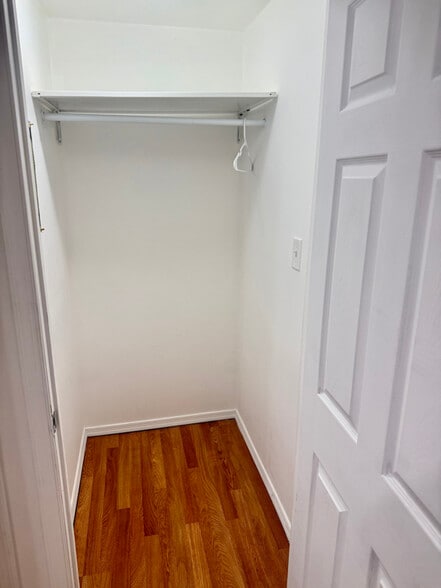 Building Photo - 449 New Market St