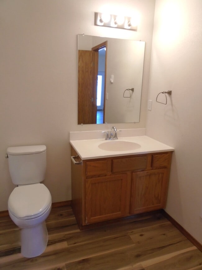 Building Photo - 632 N 4th St