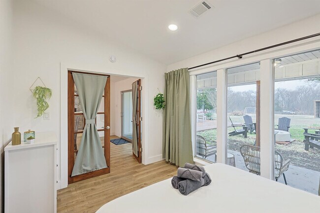 Building Photo - 2368 County Road 852-SI ID1055509P