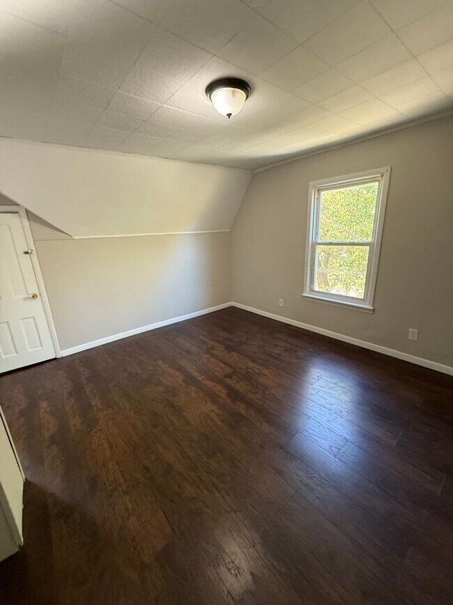 Building Photo - SECTION 8 and EDEN Accepted!! Your Newly R...