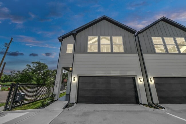 Building Photo - 2432 Harrington St