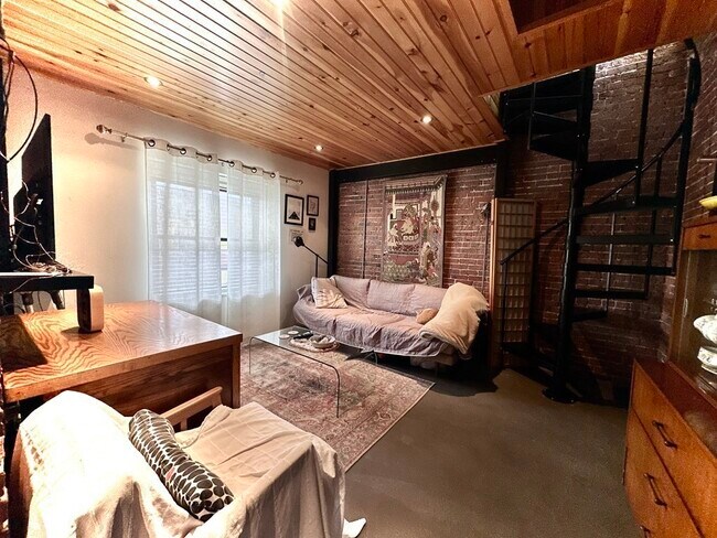 Building Photo - 90 Wareham St