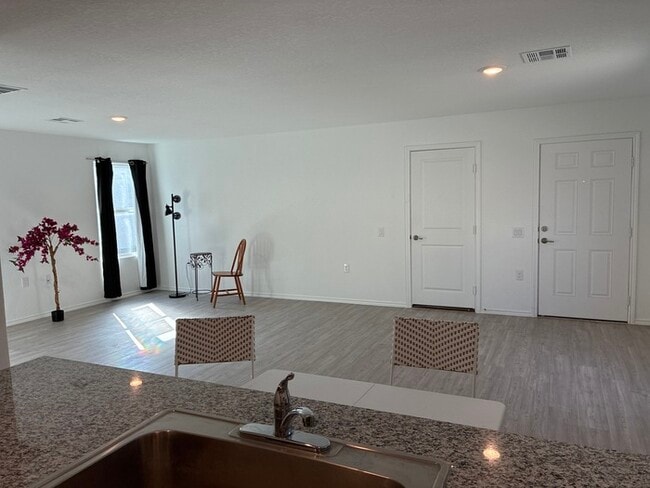 Building Photo - Charming 3-Bedroom Home in San Antonio – P...