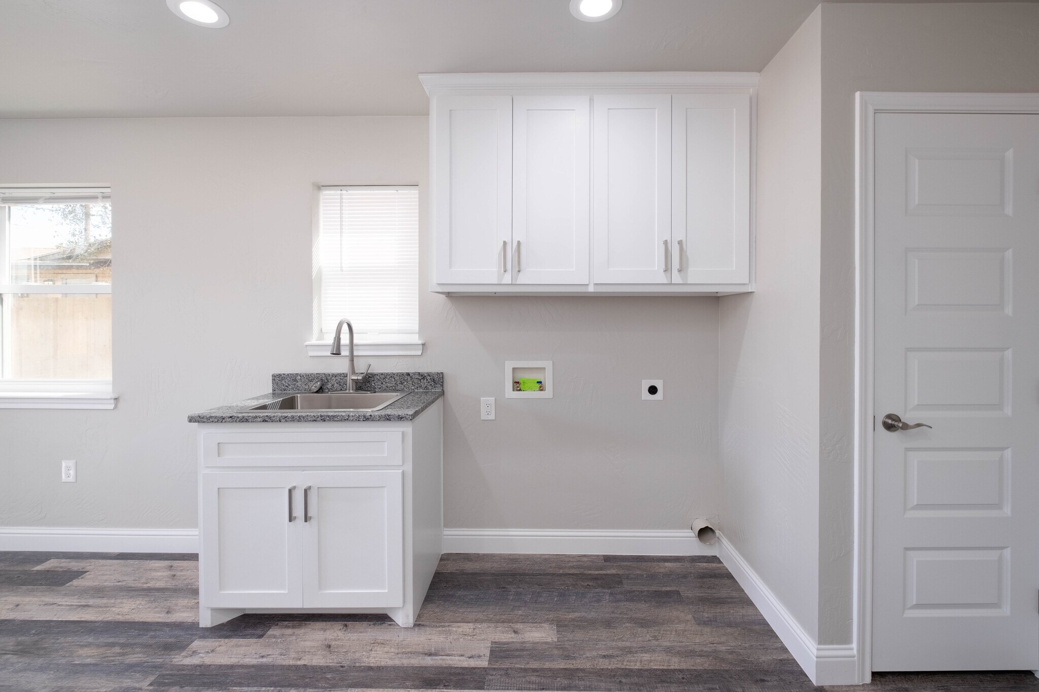 Building Photo - 2007 7th Ave