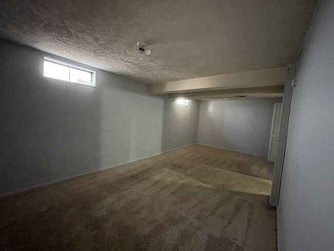 Building Photo - 3618 S 120th St