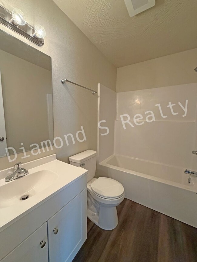 Building Photo - **MOVE IN SPECIAL!** Brand New Build - Conveniently Located near National and Kearney