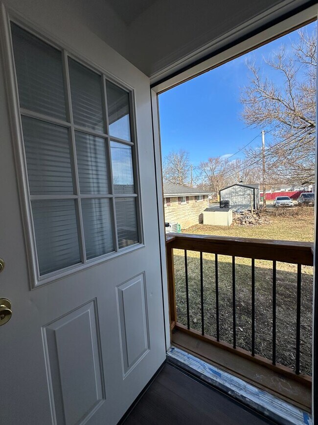 Building Photo - Immediate Move-In! Renovated 2BR House Near Ball State w/ Fireplace & Outdoor Space