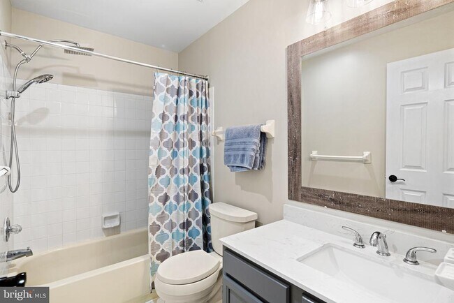 Building Photo - 107 Sweetwater Dr