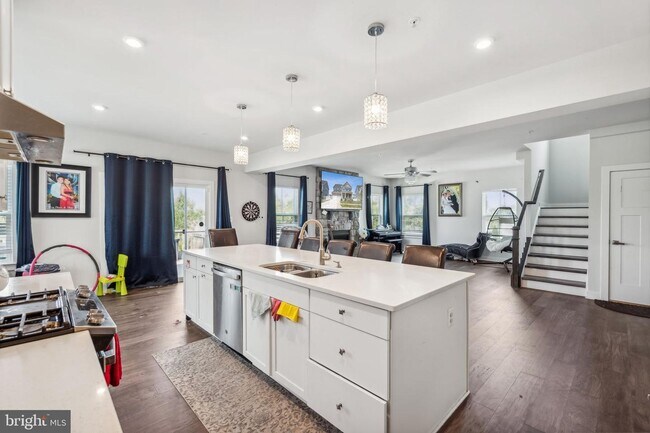 Building Photo - 11281 Wheeler Ridge Dr