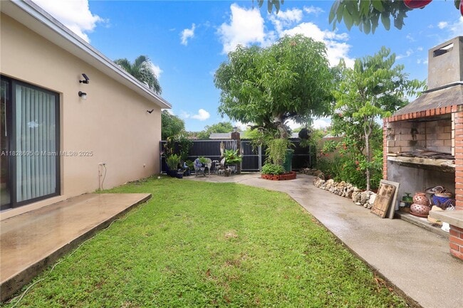 Building Photo - 15730 SW 103rd Ave