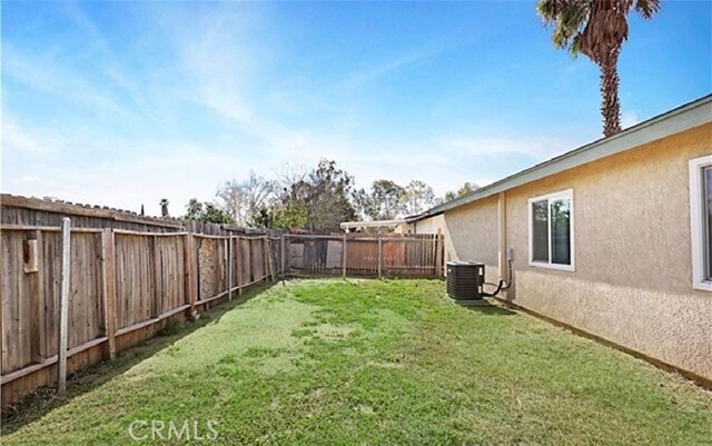 Building Photo - 5886 Sky Meadow St