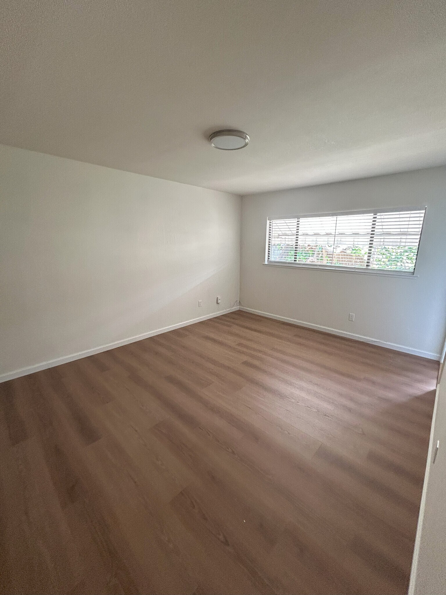 Master bedroom - 1312 Shaddick Dr