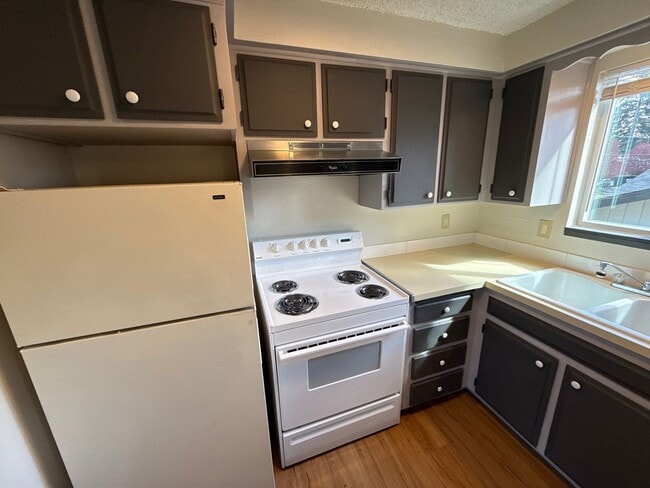 Building Photo - 2683 12th Pl SE