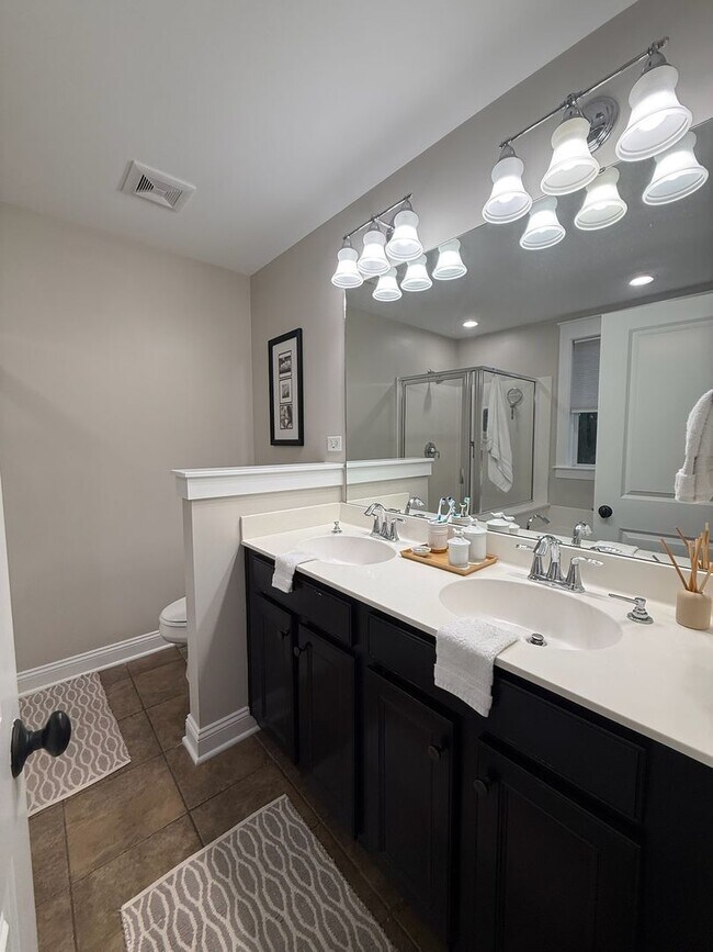 Building Photo - Available now. Amazing 4 BR/2.5 BA Home Available at Shellring at St Thomas Island!