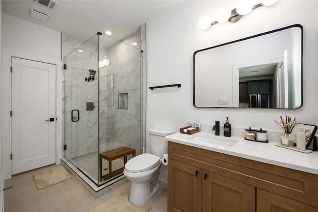 Building Photo - 3028 Lamar St