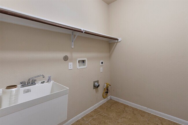 Building Photo - 13402 Indigo Sands Dr