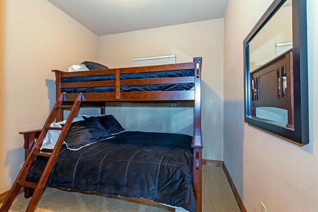 Building Photo - 635 Lariat Cir