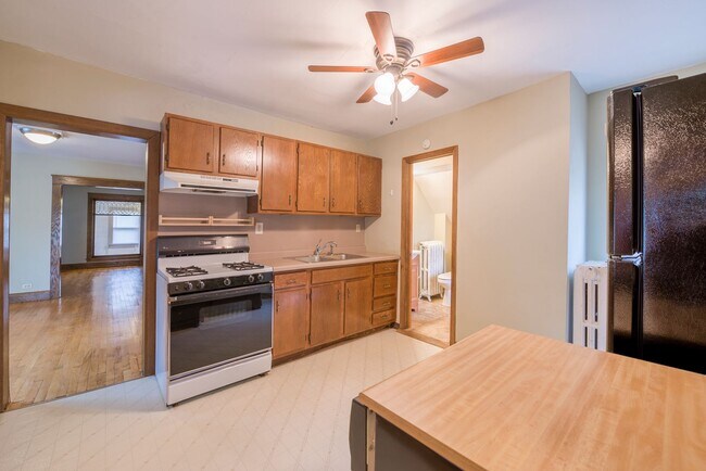 Building Photo - 4849 Vincent Ave S