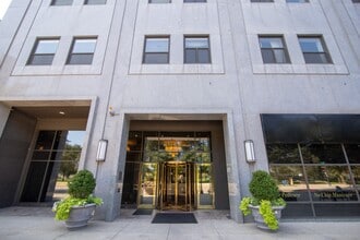 Building Photo - 910 S Michigan Ave