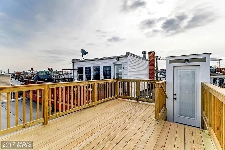 Building Photo - 616 Hyson St